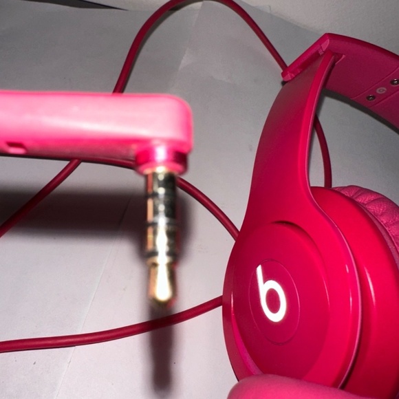 Beats Headphones Pink – Wired w/ Volume Control – Great Condition - Picture 10 of 13